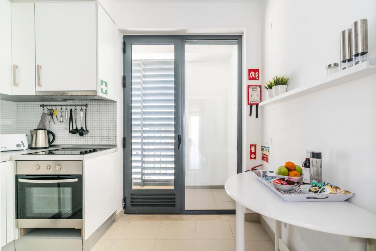 Bright & Spacious 2 Bed Flat 2 Bath W Garage In Lagos Marina Eksteriør bilde